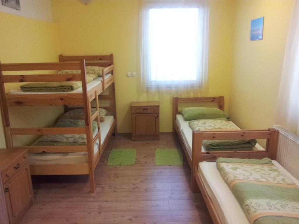 Guest House Mlada Lipa Maribor Quarto foto