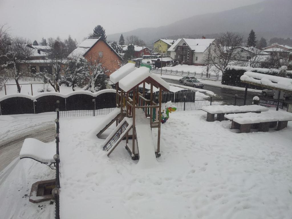 Guest House Mlada Lipa Maribor Quarto foto