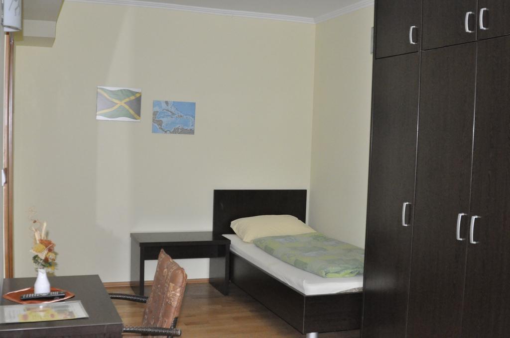 Guest House Mlada Lipa Maribor Exterior foto