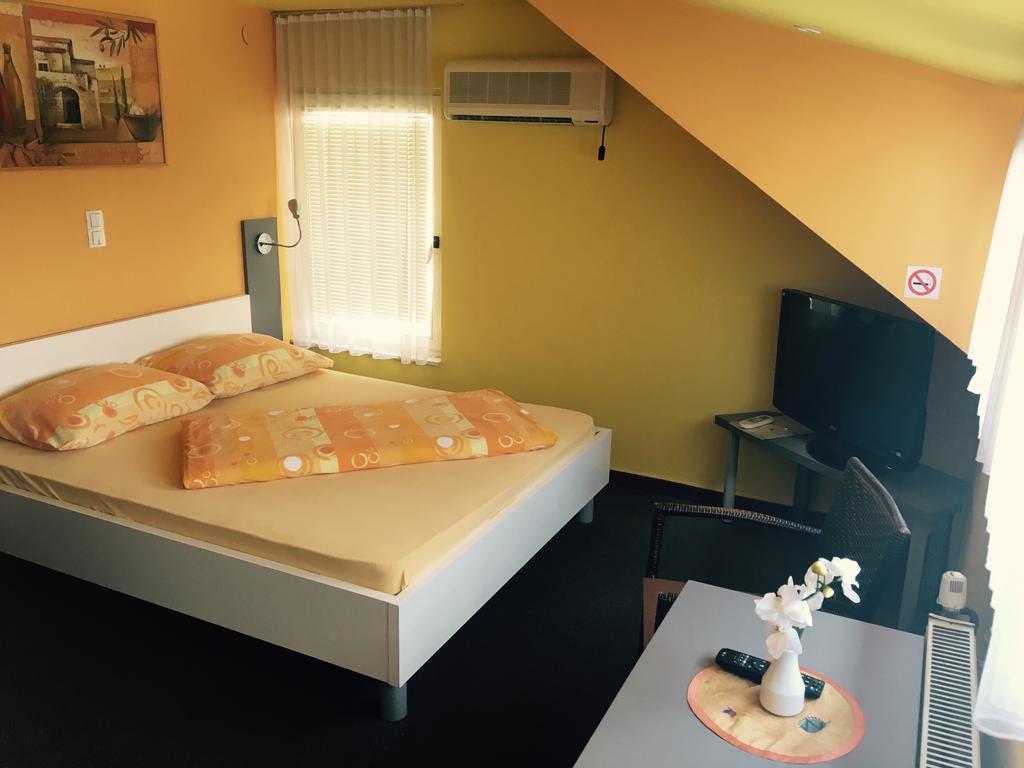 Guest House Mlada Lipa Maribor Exterior foto