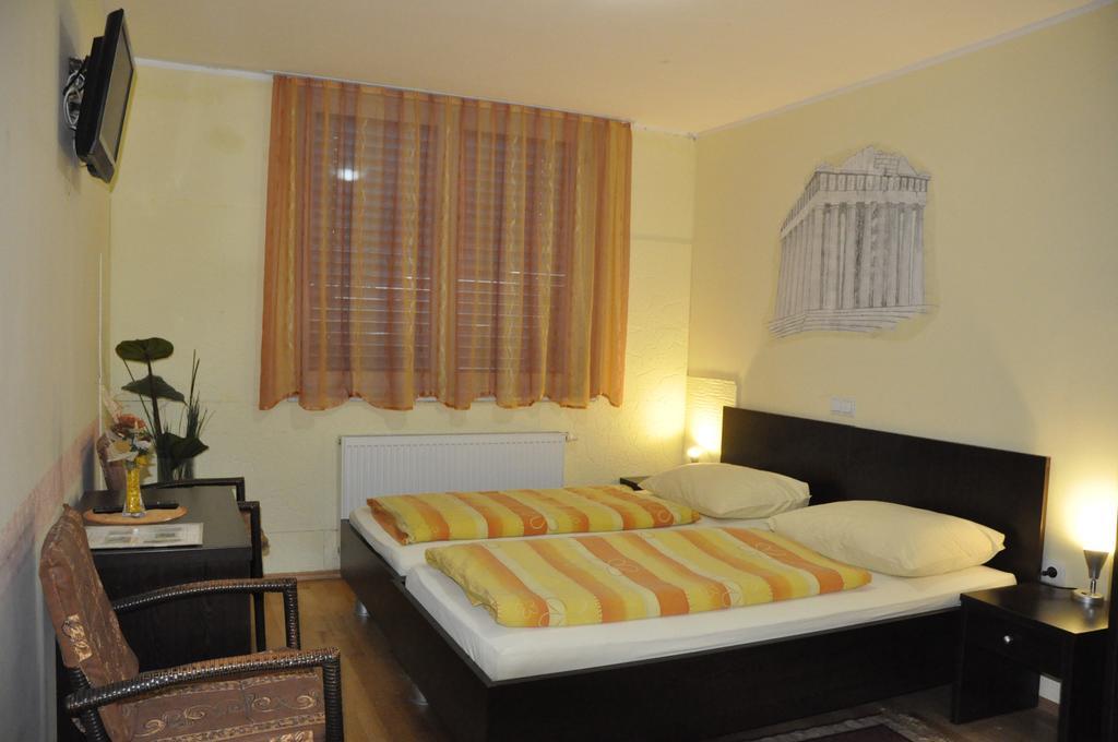 Guest House Mlada Lipa Maribor Quarto foto